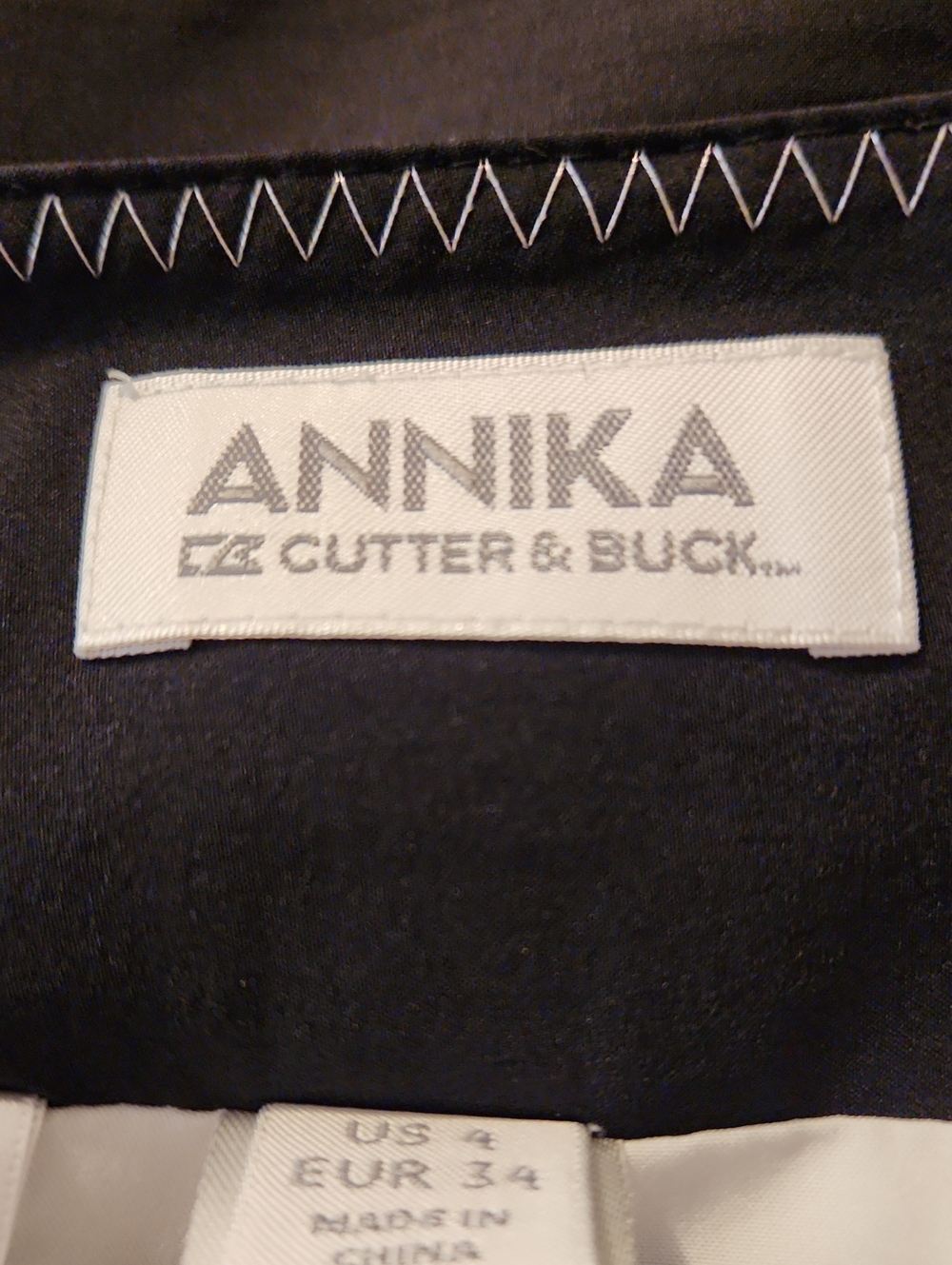 Annika by Cutter & Buck Asymmetrical Golf Skort Size 4 - Picture 9 of 12